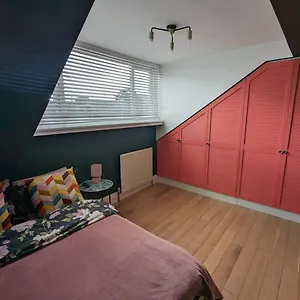  Holiday home Urban Zen Den United Kingdom