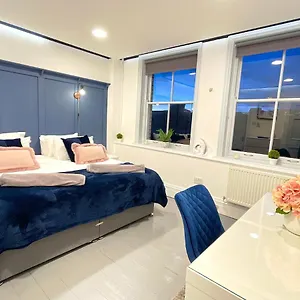  Apartment Penthouse By Hnfc United Kingdom