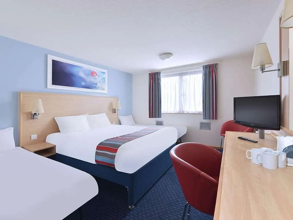 Travelodge Exeter M5 3*,